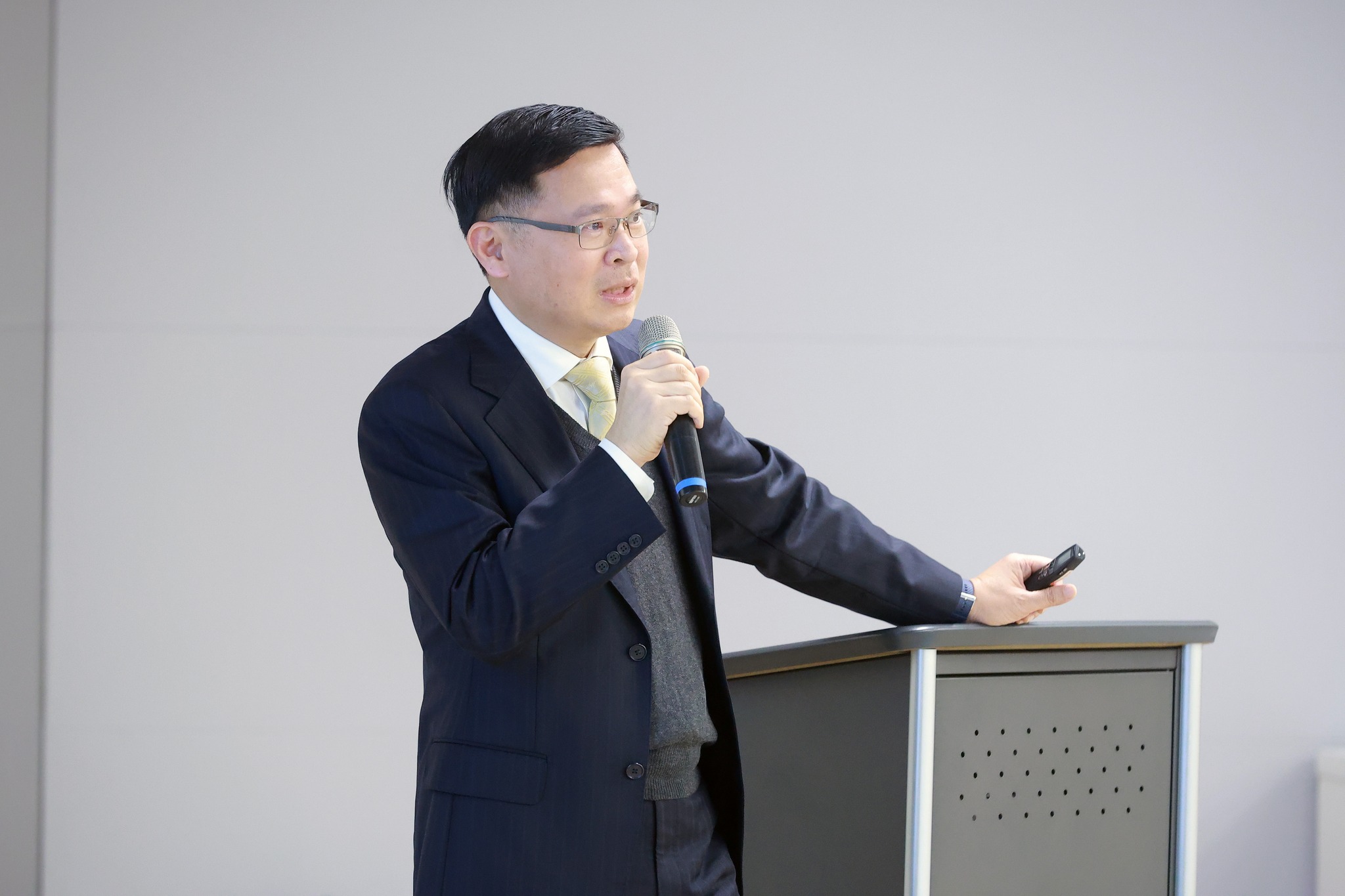 李佩昌律師說明視覺藝術契約對策與災害風險應變